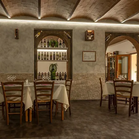 Locanda Sant'antimo Bed & Breakfast 3*